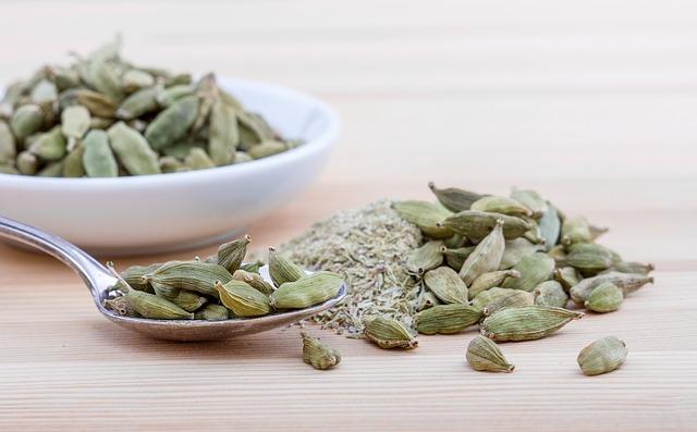 How to use cardamom spice for health benefits
